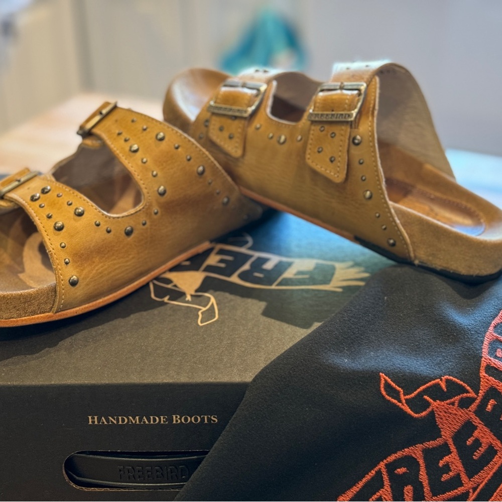Freebird Asher Sandals in Natural Brand New! Amazing Quality Sold Out